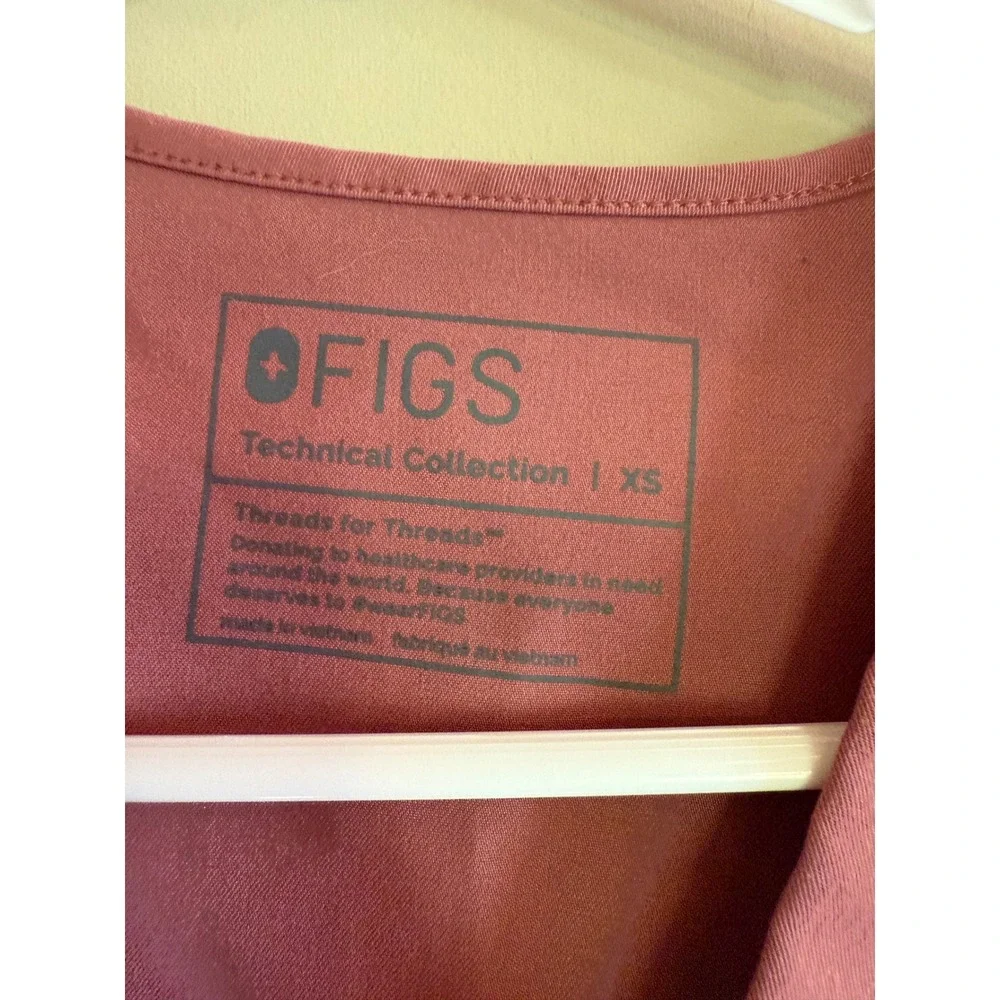 FIGS Technical Collection Scrub Set Mauve V-Neck Top XS Cargo Pants Small Petite